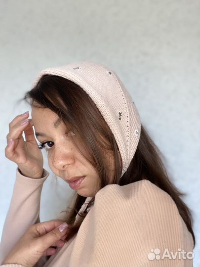 Мини косынка с вышивкой