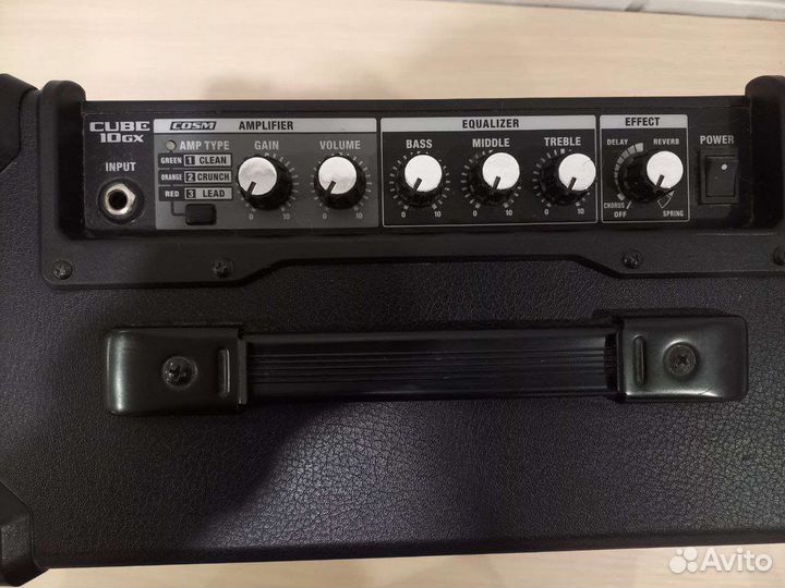 Гитарный комбоусилитель Roland Cube 10GX
