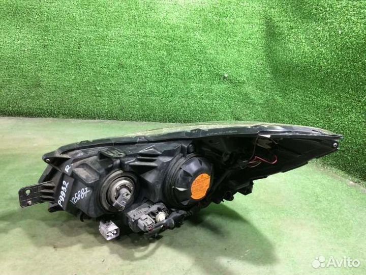 Фара ксеноновая правая Subaru Xv GP7 FB20 2012