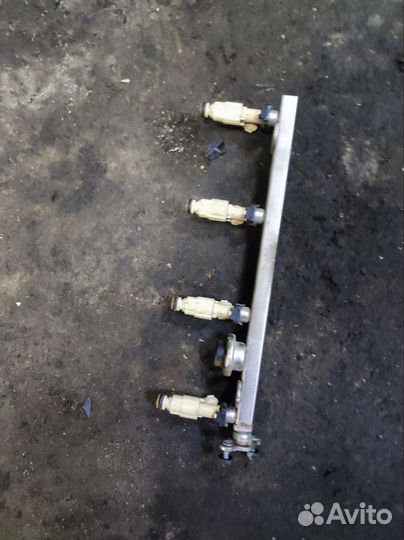 Топливная рампа Hyundai Sonata 6 (YF)