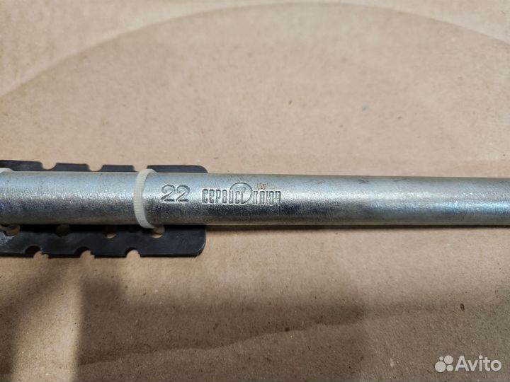 Балонный ключ 22 мм с длинной ручкой кованный