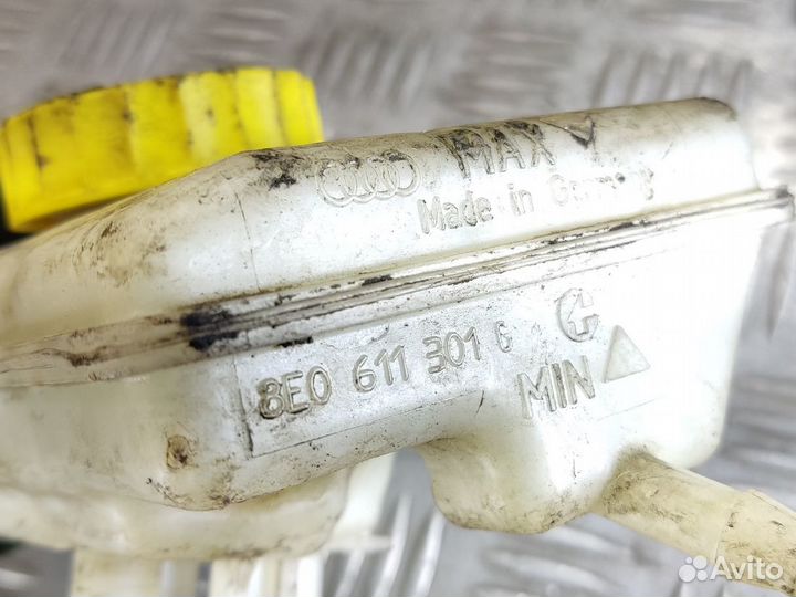 Бачок главного тормозного цилиндра Audi A6 c6 C6