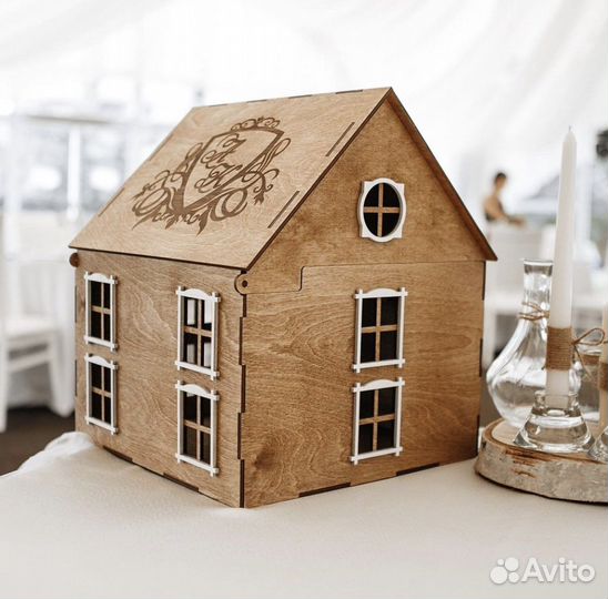 Казна для денег пожертвований топер