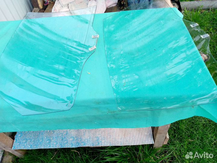 Стекло дверное мазда626