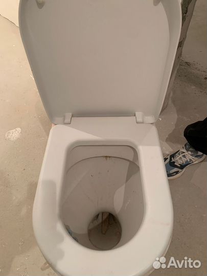 Унитазы и бачки бу