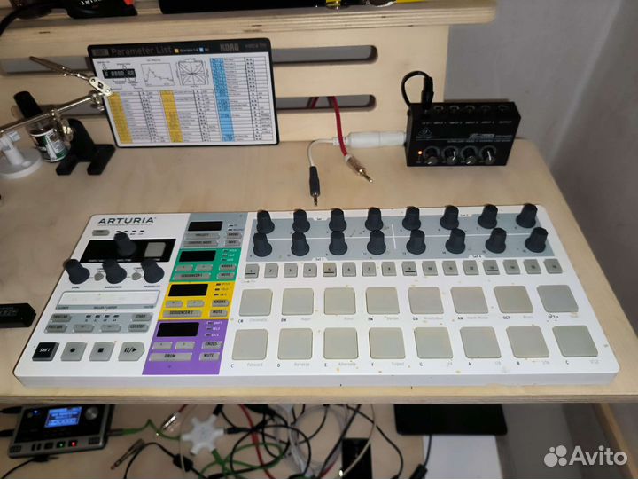 Arturia BeatStep Pro миди контроллер