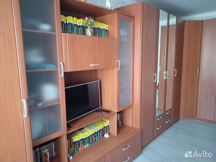 Стенка в гостиную бу