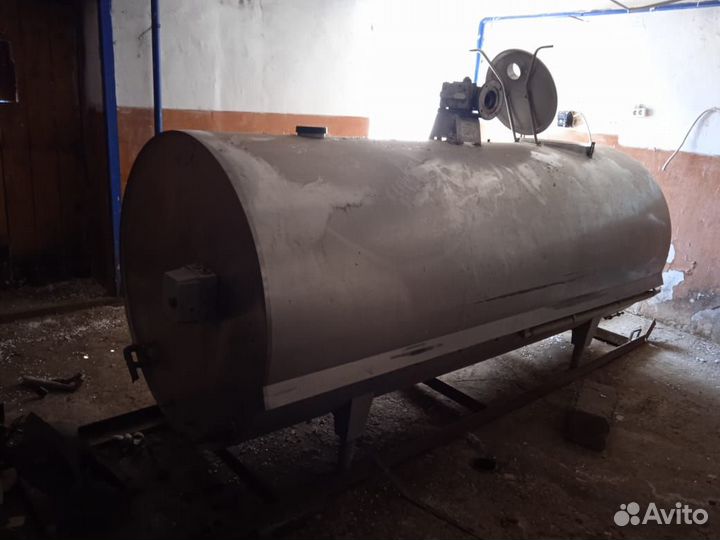 Охладитель молока 3000 литров