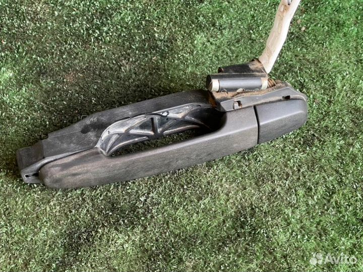 Ручка двери задняя левая Toyota Hilux