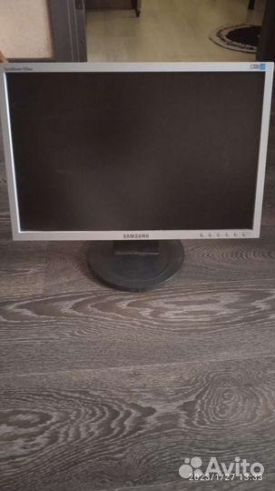 Монитор Samsung