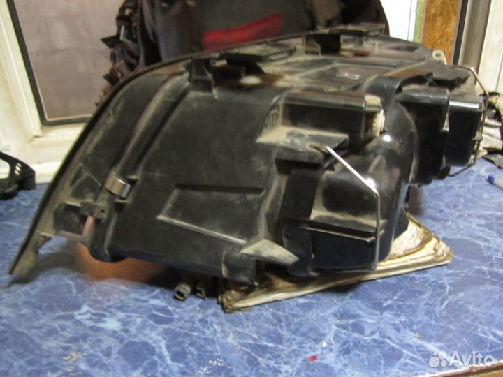 Фара передняя левая Audi А6 C5 2001-2004