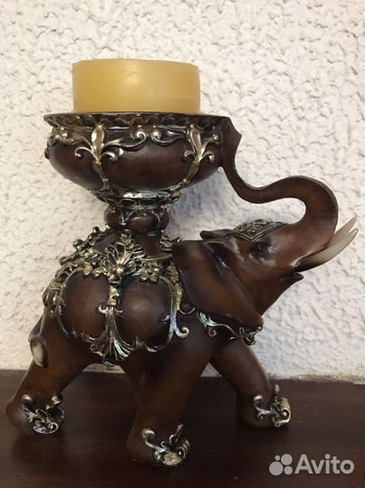 Часы с подсвечниками