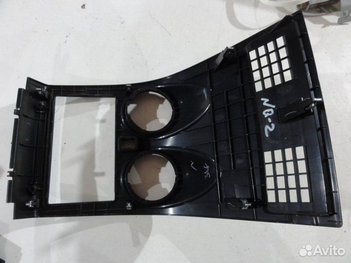 Накладка декоративная в торпедо центральная Nissan