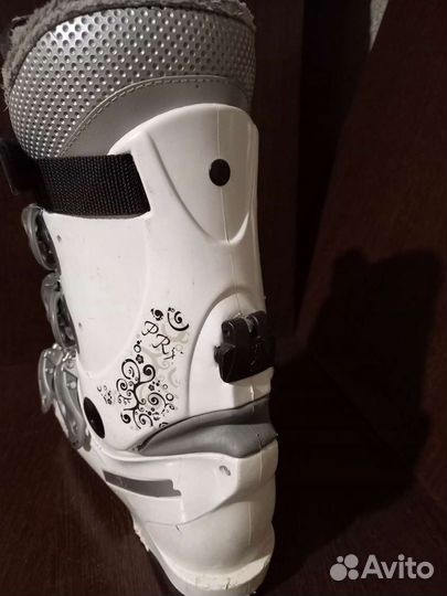 Горнолыжные ботинки