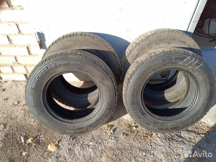 Michelin Agilis 215/70 R15 109S