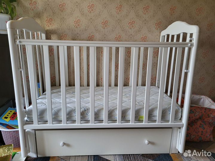 Детская кроватка