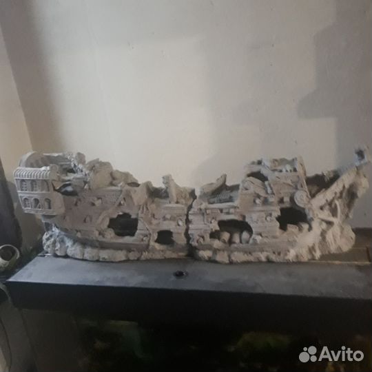 Корабль в аквариум