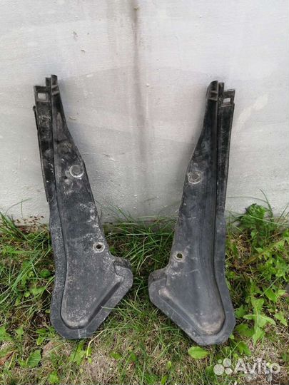 Подкрылки задние на тойоту ипсум 2003г