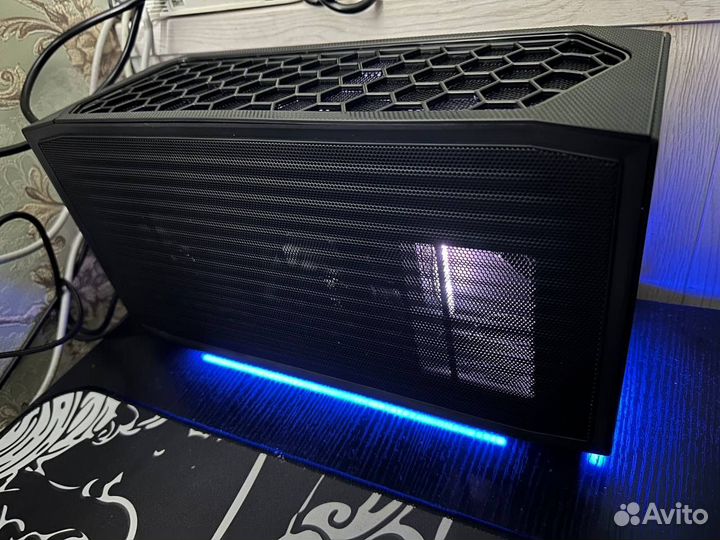 Мини-пк Intel NUC NUC11BTMi9(Вeаst Сanyon)