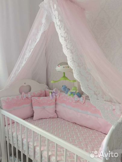 Комплект в детскую кроватку Бортики и балдахин
