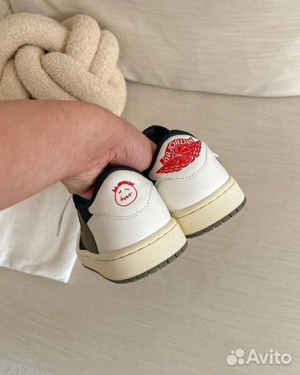 Nike air jordan 1 travis scott olive