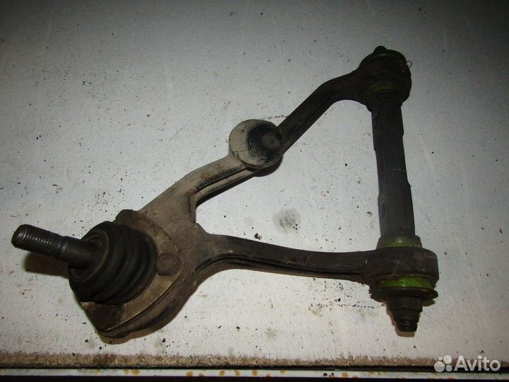 Рычаг передний верхний правый Chevrolet niva