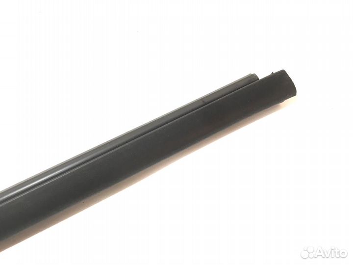 Уплотнитель стекла задний Mercedes E W211