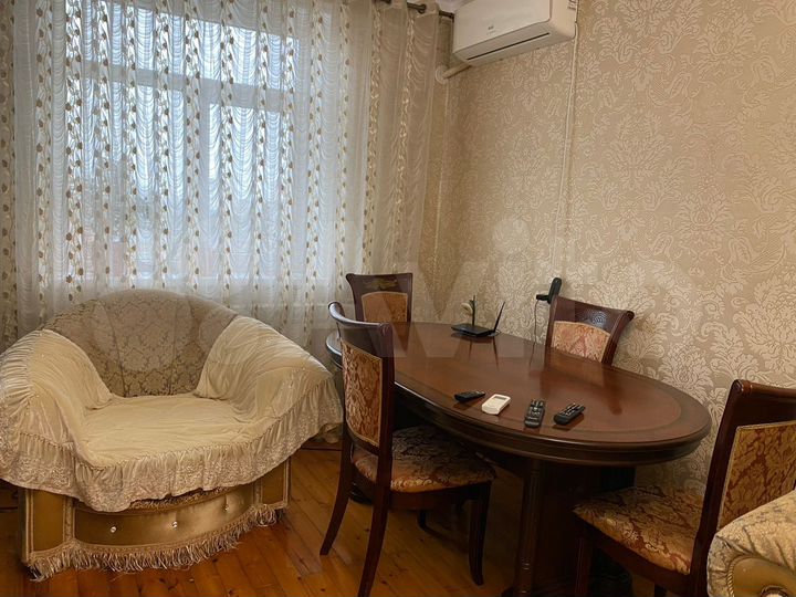 2-к. квартира, 70 м², 4/6 эт.