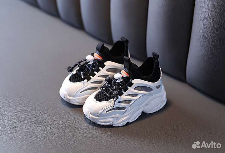 Детские кроссовки