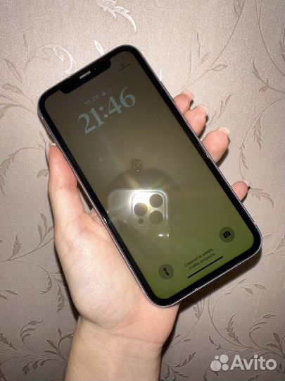 Телефон iPhone 11