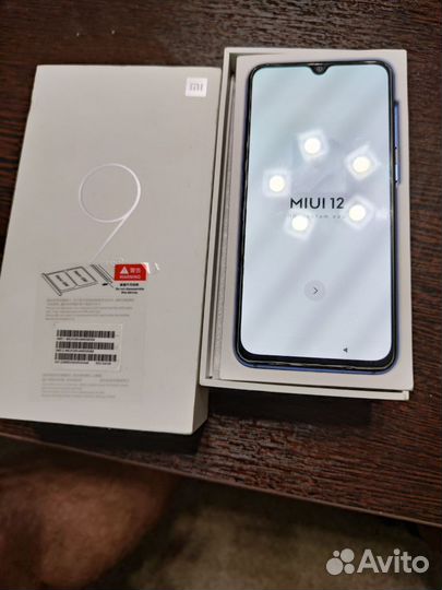Xiaomi Mi 9 SE, 6/64 ГБ