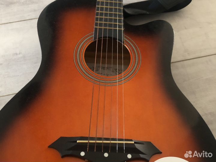 Акустическая гитара