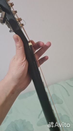 Акустическая гитара