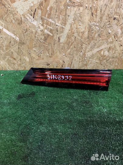 Volvo S90 2021+ фонарь крышки багажника правый