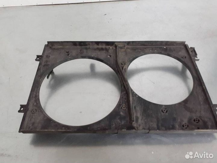 Диффузор вентилятора Volkswagen Bora 2000