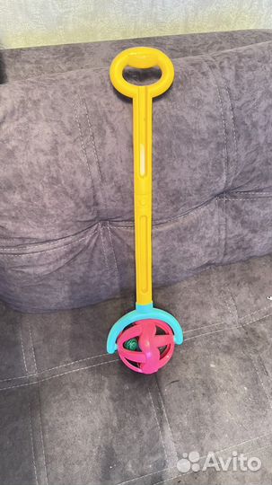 Детская каталка с ручкой