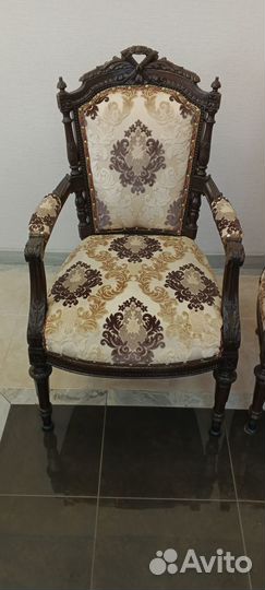 2 стула из дворца