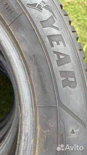 Goodyear UltraGrip Arctic 2 SUV 255/55 R19 111T