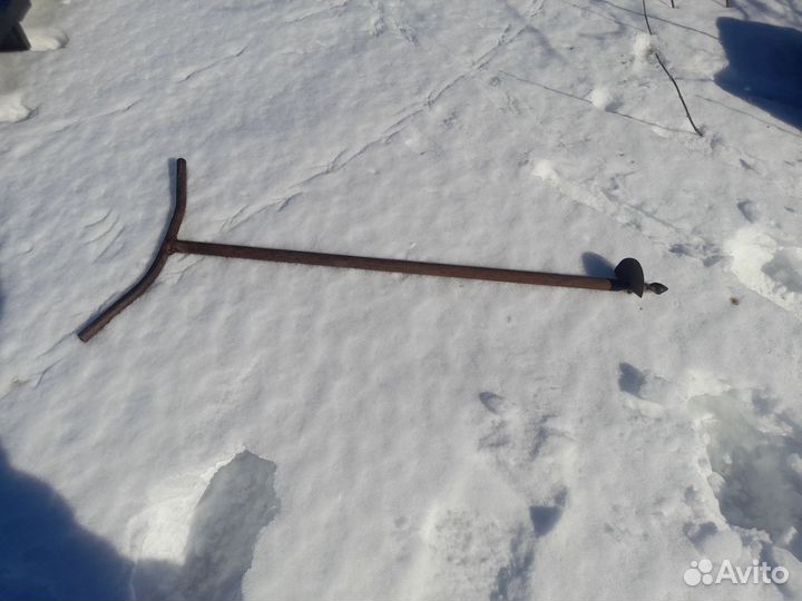 Ледобур ручной