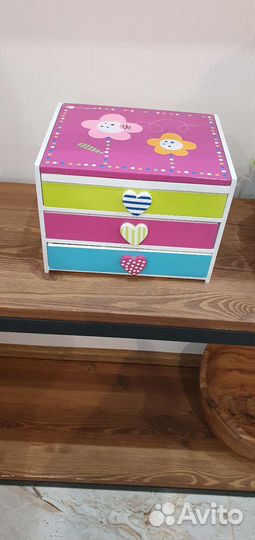 Детская шкатулка для изготовлений украшений