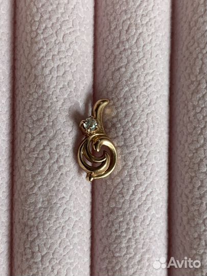 Золотые кулоны 585