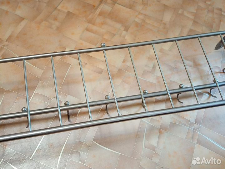 Вешалка для одежды настенная бу