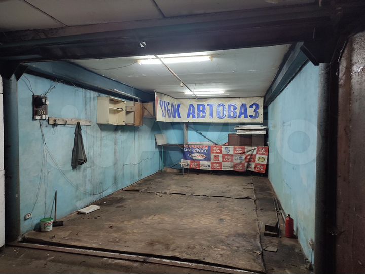 Гараж, > 30 м²
