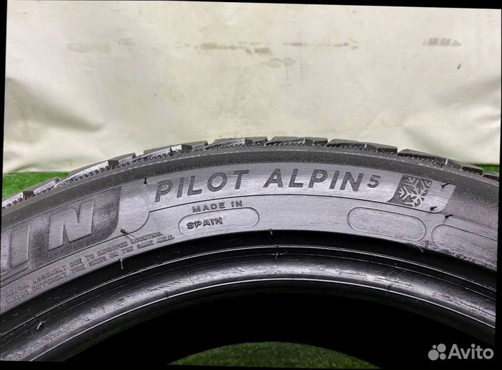 Michelin Pilot Alpin 5 245/45 R18