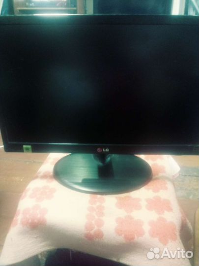 Монитор LG 19