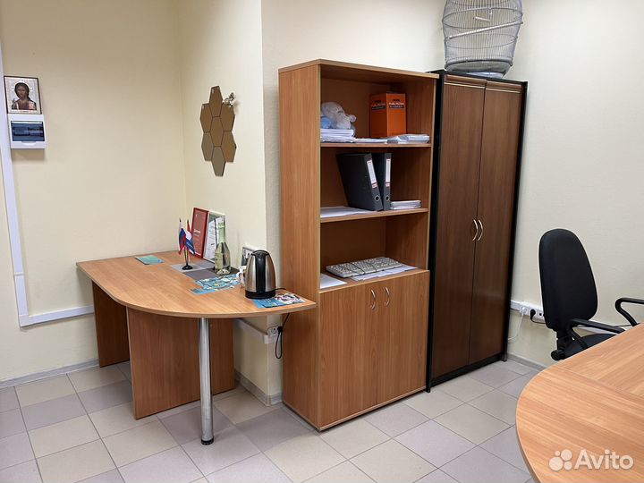 Продам офисную мебель б/у