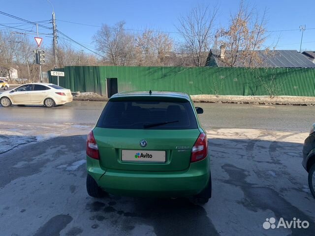 Skoda Fabia 1.6 AT, 2012, битый, 152 000 км