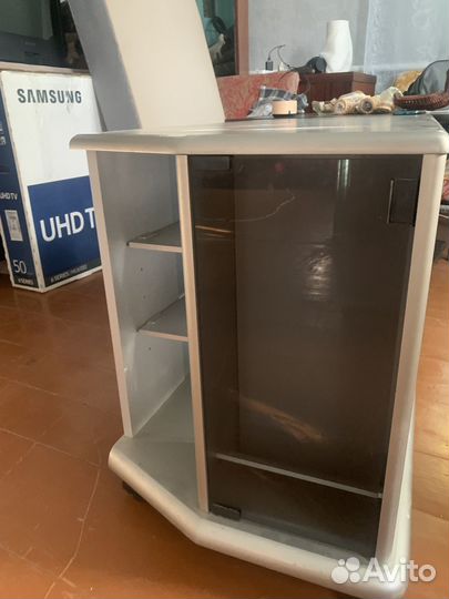 Тумба под телевизор