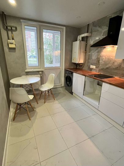 2-к. квартира, 50 м², 1/3 эт.