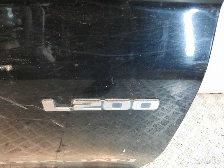 Дверь передняя правая Mitsubishi L200 внедорожник